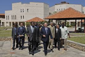 His Highness the Aga Khan and Kenya's Minister for Education, Prof. George Saitoti, at the Aga Khan Academy, Mombasa. AKDN/Gary 